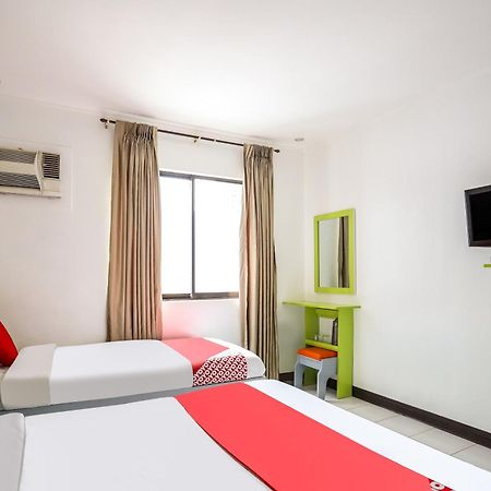 Oyo 210 Apple Tree Suites Себу Экстерьер фото