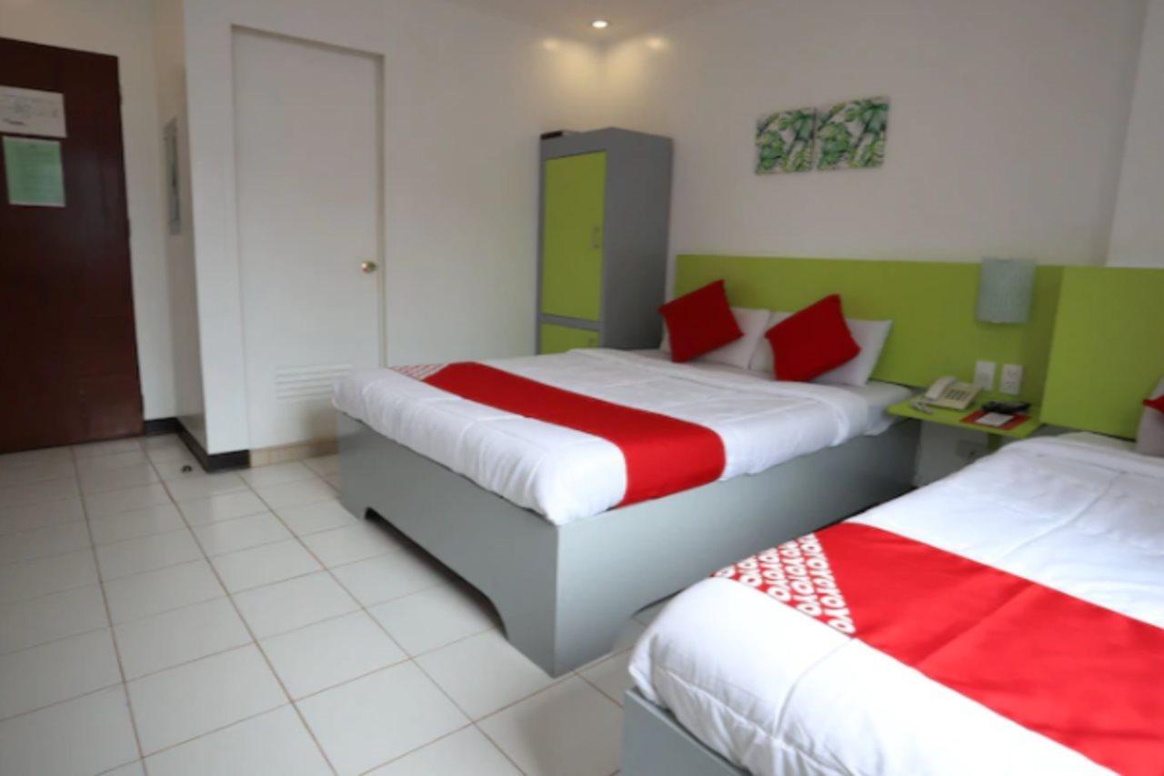 Oyo 210 Apple Tree Suites Себу Экстерьер фото