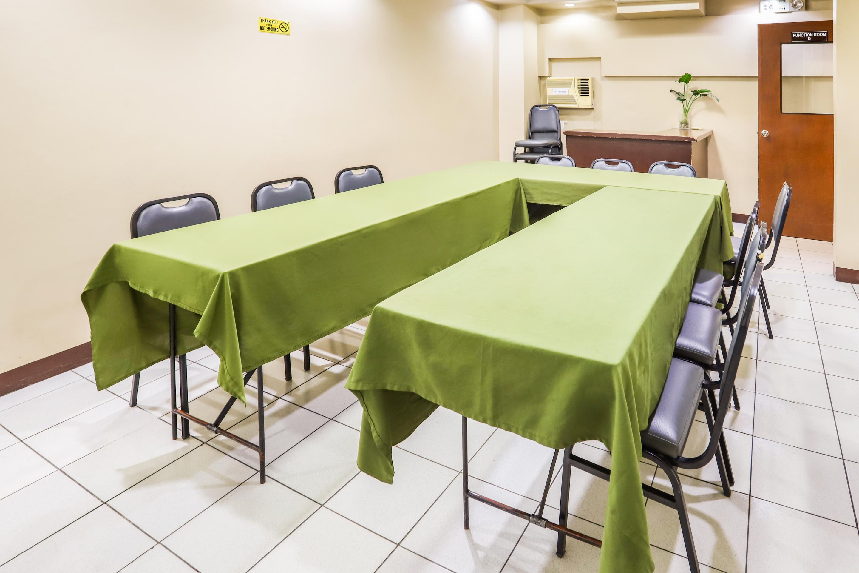 Oyo 210 Apple Tree Suites Себу Экстерьер фото