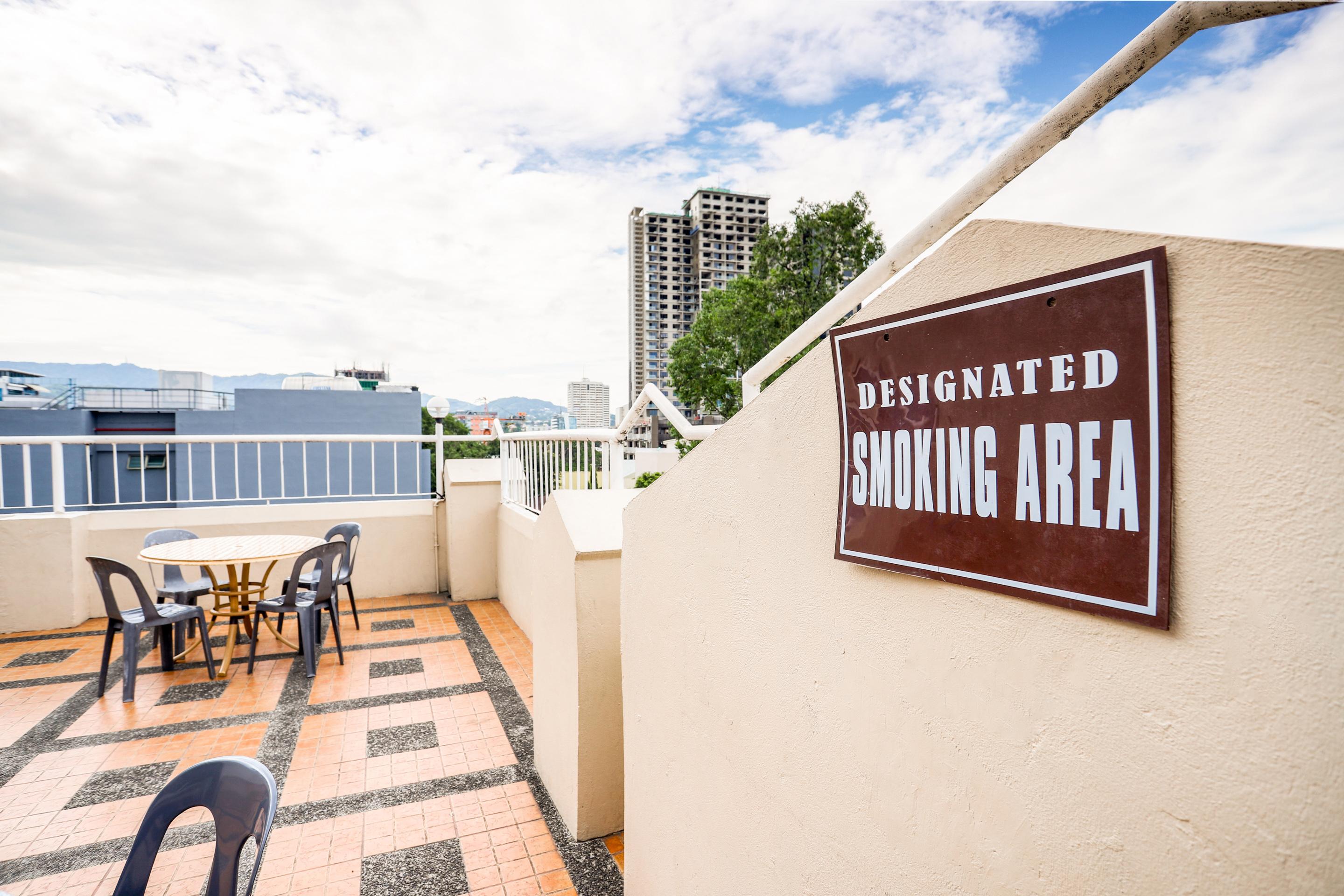 Oyo 210 Apple Tree Suites Себу Экстерьер фото