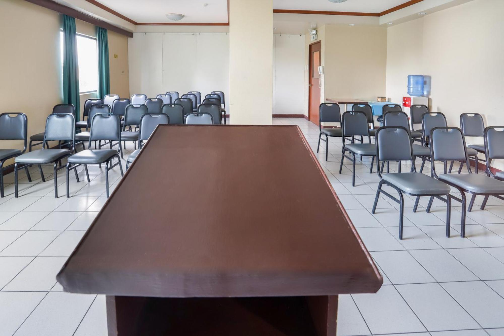 Oyo 210 Apple Tree Suites Себу Экстерьер фото